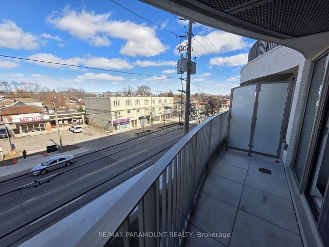 316 - 689 The Queensway Dr