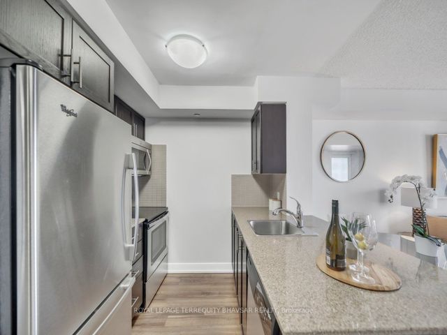 2111 - 6 Eva Rd