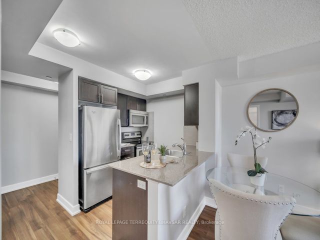 2111 - 6 Eva Rd