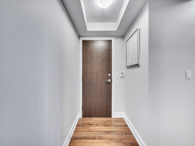2111 - 6 Eva Rd