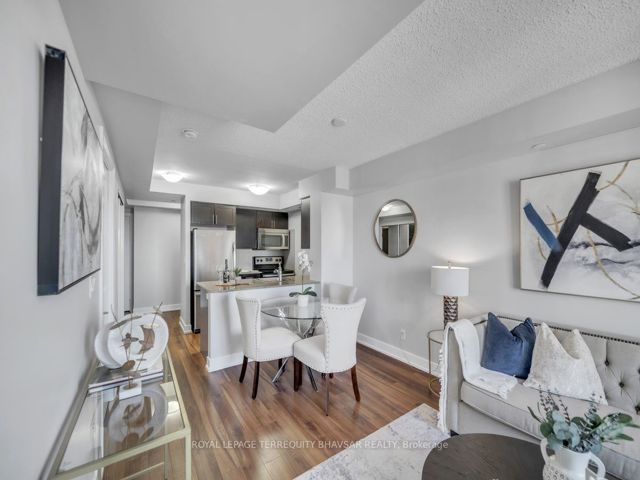 2111 - 6 Eva Rd
