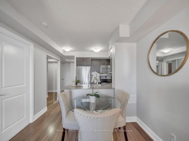 2111 - 6 Eva Rd