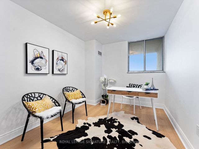 607 - 812 Burnhamthorpe Rd