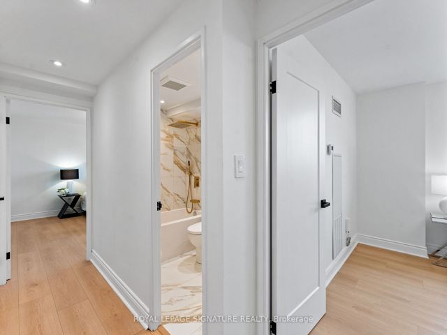 607 - 812 Burnhamthorpe Rd