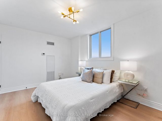 607 - 812 Burnhamthorpe Rd
