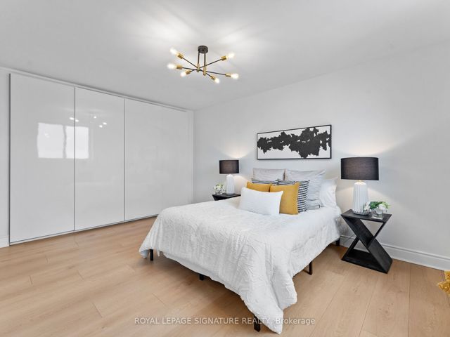 607 - 812 Burnhamthorpe Rd