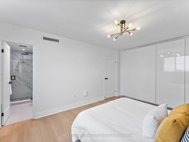 607 - 812 Burnhamthorpe Rd