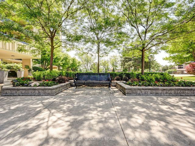 607 - 812 Burnhamthorpe Rd