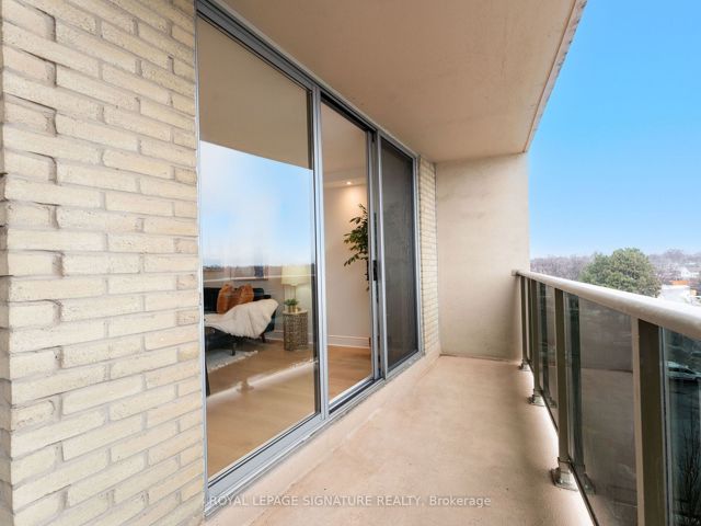 607 - 812 Burnhamthorpe Rd