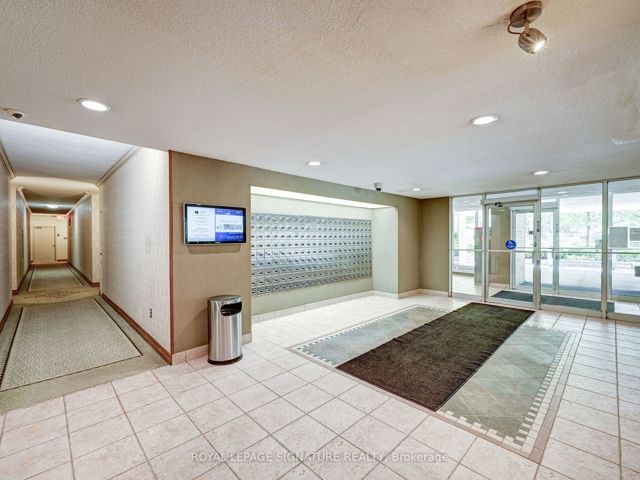 607 - 812 Burnhamthorpe Rd