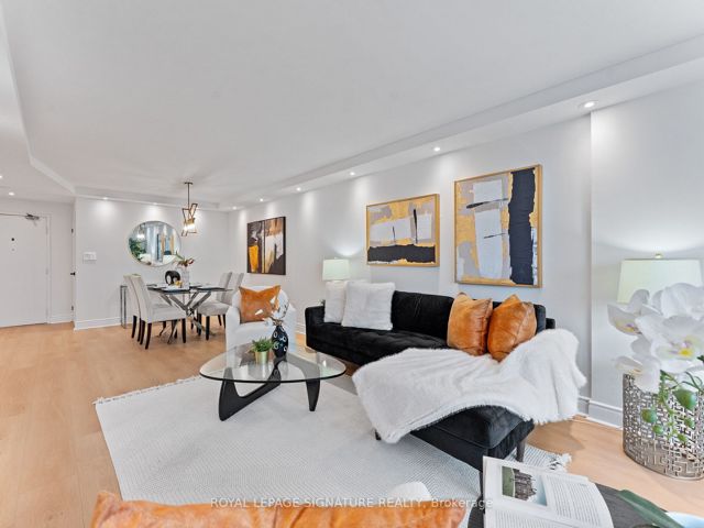 607 - 812 Burnhamthorpe Rd