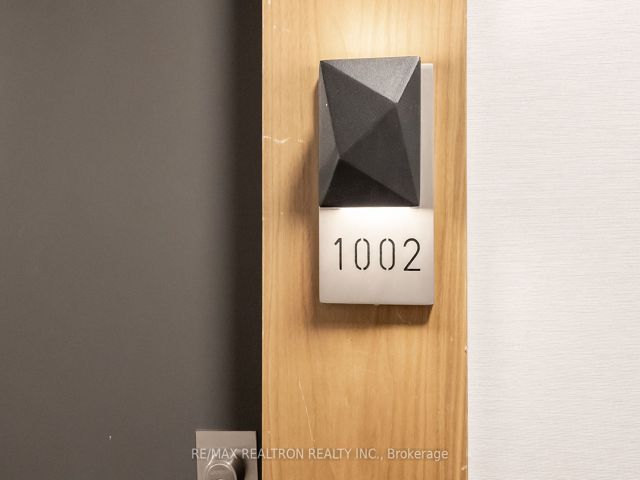 1002 - 25 Neighbourhood Lane