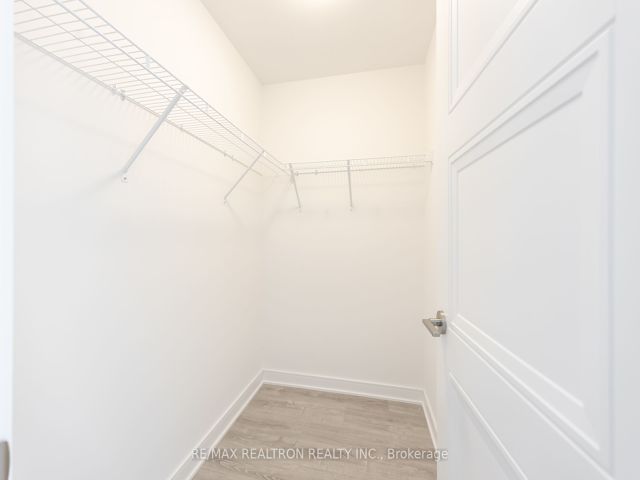 1002 - 25 Neighbourhood Lane