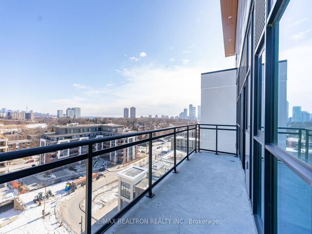 1002 - 25 Neighbourhood Lane