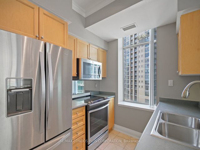 617 - 5 Marine Parade Dr