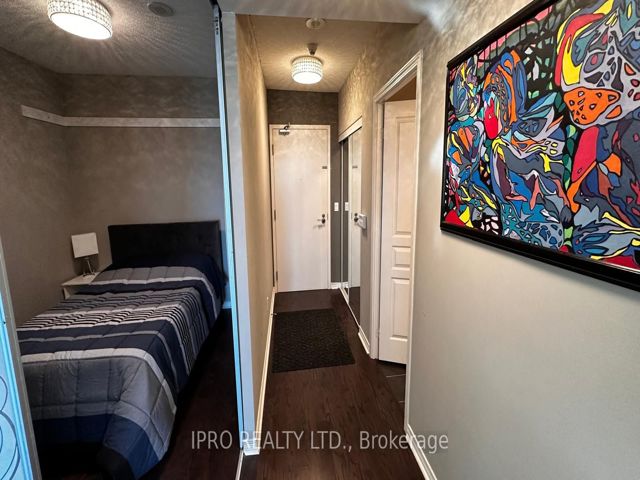 2102 - 2230 Lake Shore Blvd W