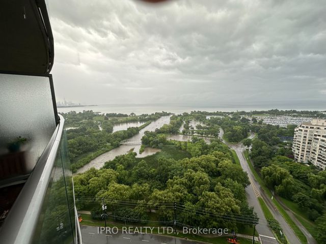2102 - 2230 Lake Shore Blvd W