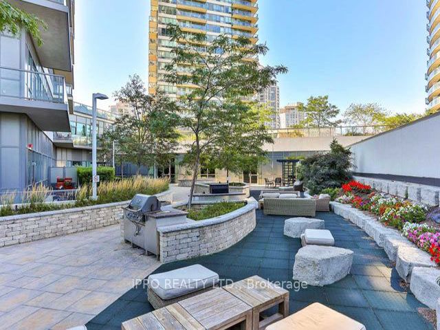 2102 - 2230 Lake Shore Blvd W