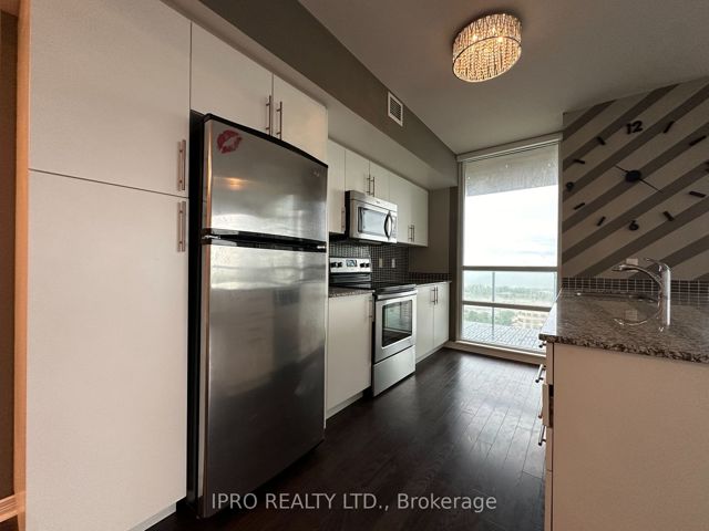 2102 - 2230 Lake Shore Blvd W