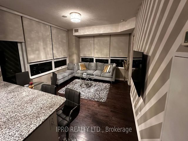 2102 - 2230 Lake Shore Blvd W