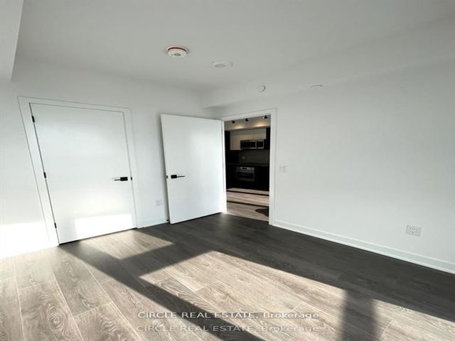 2211 - 36 Zorra St