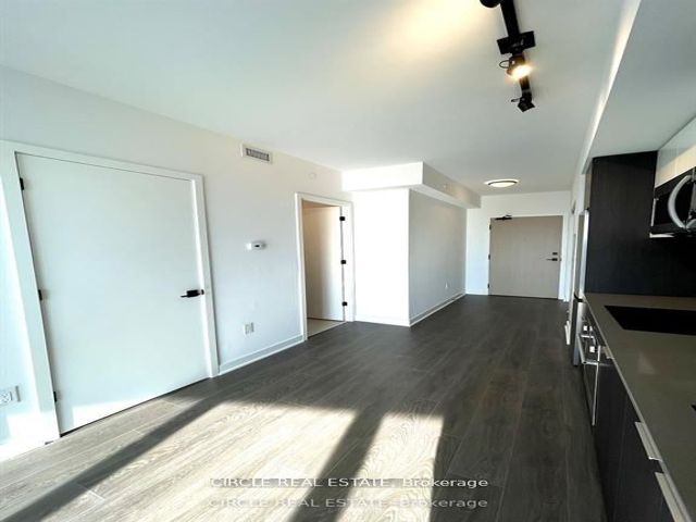 2211 - 36 Zorra St