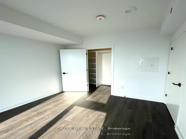 2211 - 36 Zorra St