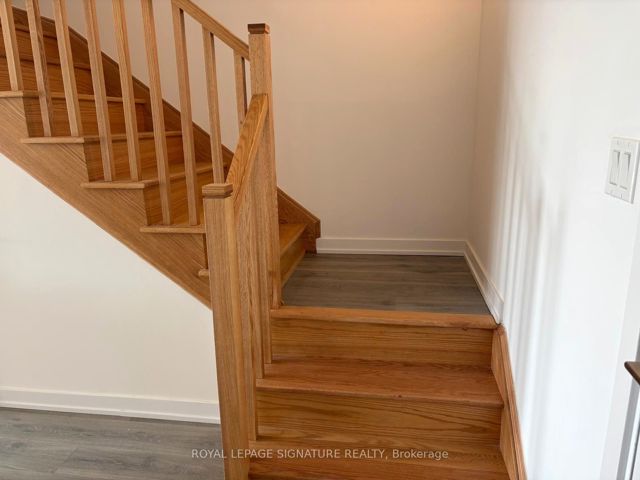 PH806 - 2433 Dufferin St W