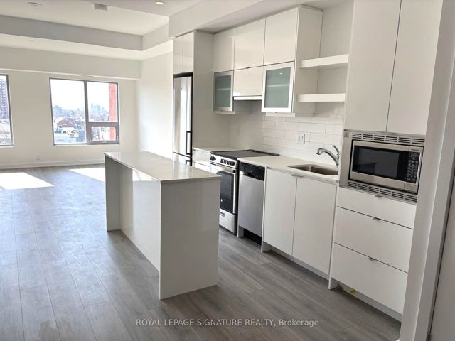 PH806 - 2433 Dufferin St W