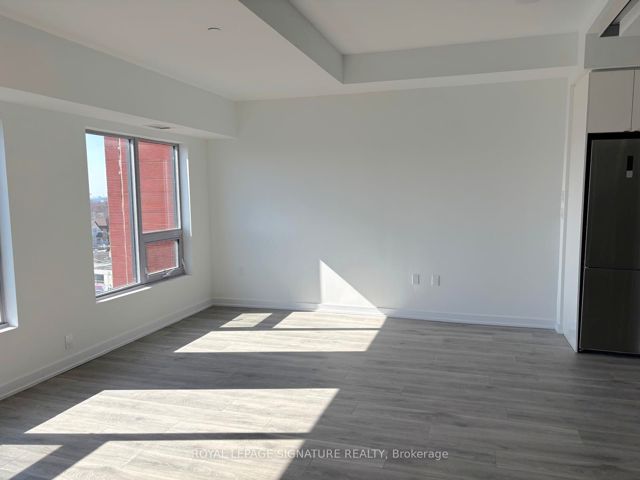 PH806 - 2433 Dufferin St W