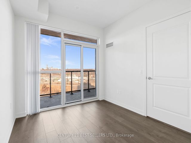 1809 - 38 Annie Craig Dr