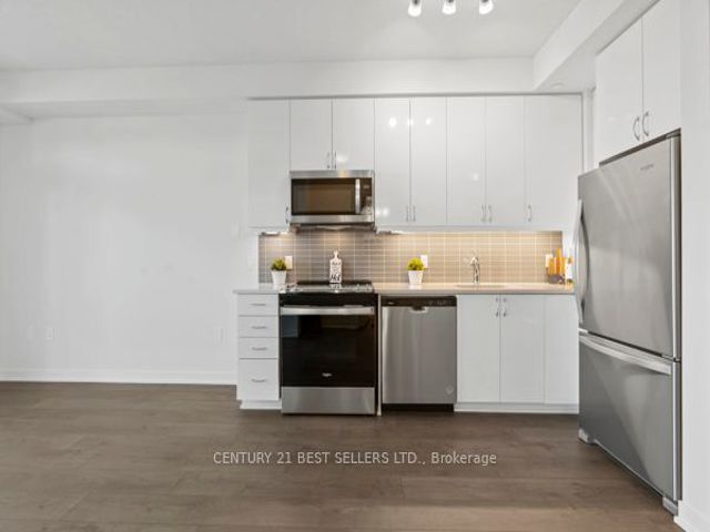 1809 - 38 Annie Craig Dr