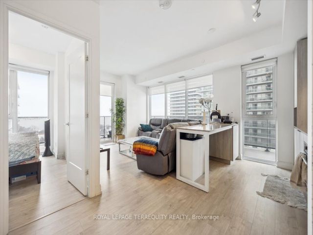 1407 - 70 Annie Craig Dr