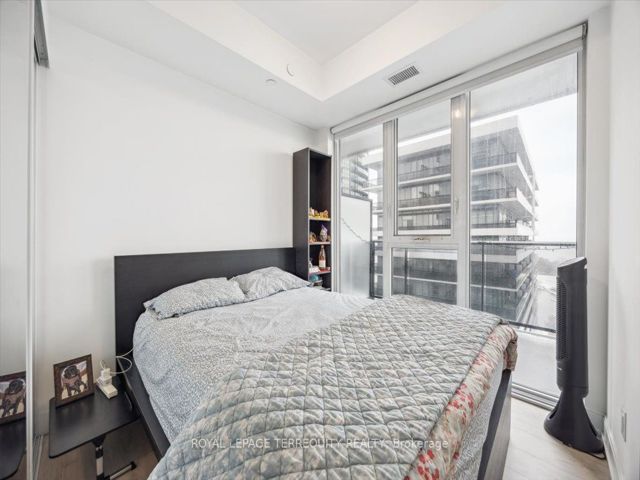 1407 - 70 Annie Craig Dr