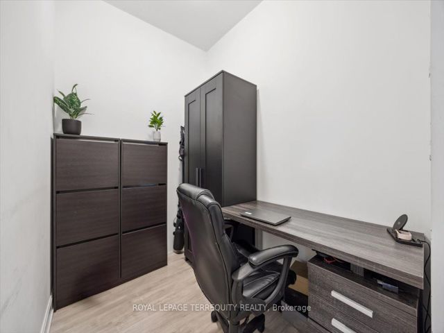 1407 - 70 Annie Craig Dr