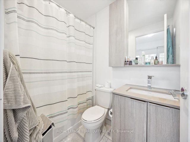 1407 - 70 Annie Craig Dr