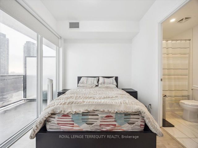 1407 - 70 Annie Craig Dr