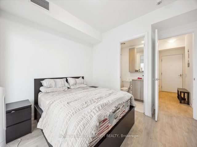 1407 - 70 Annie Craig Dr