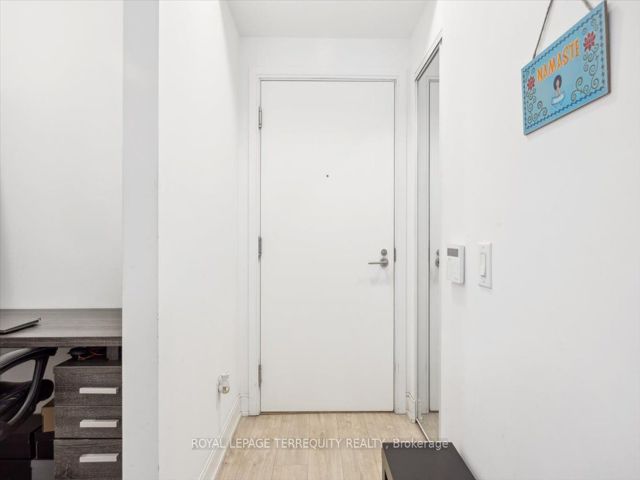 1407 - 70 Annie Craig Dr