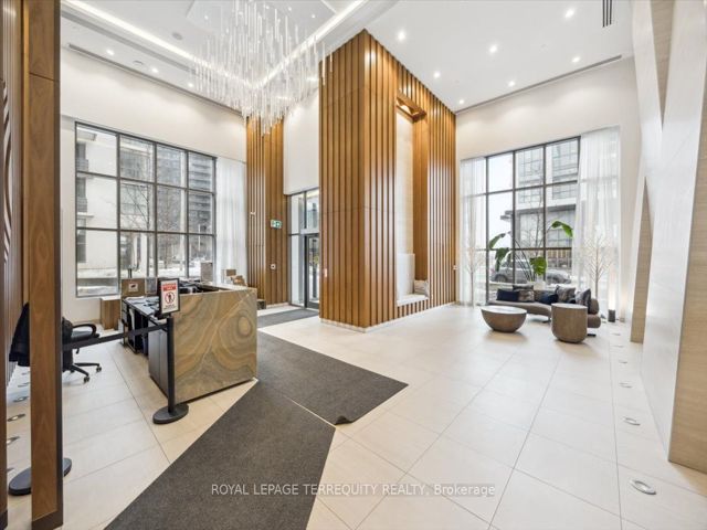1407 - 70 Annie Craig Dr