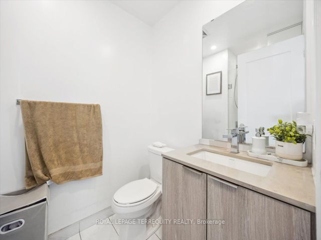 1407 - 70 Annie Craig Dr