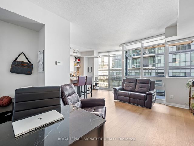 1501 - 59 Annie Craig Dr