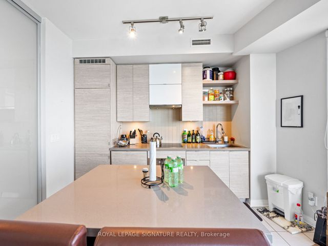 1501 - 59 Annie Craig Dr