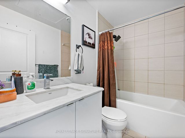 1501 - 59 Annie Craig Dr