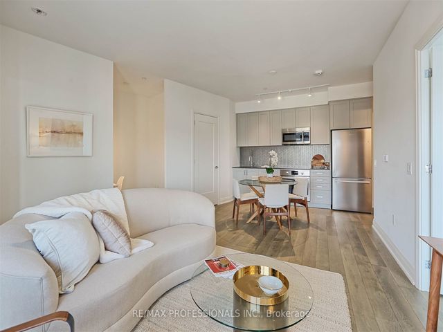 907 - 293 The Kingsway