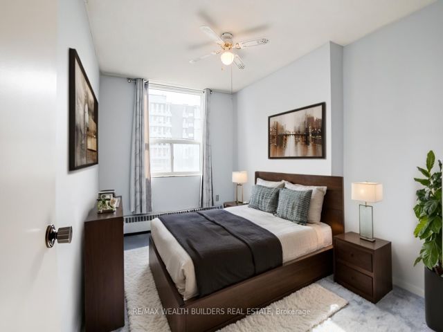 810 - 65 Southport St