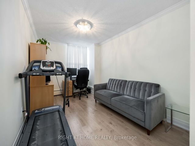 807 - 151 La Rose Ave