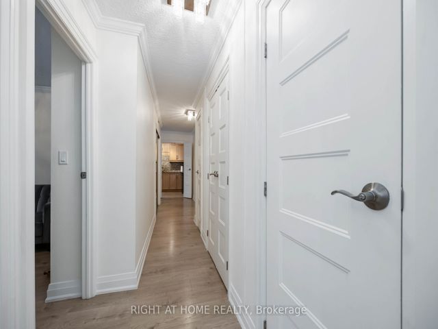807 - 151 La Rose Ave