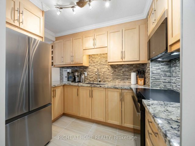 807 - 151 La Rose Ave
