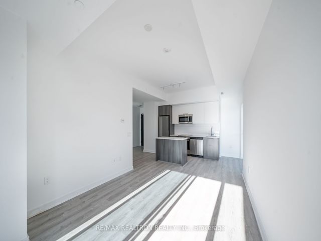 714 - 25 Neighbourhood Lane